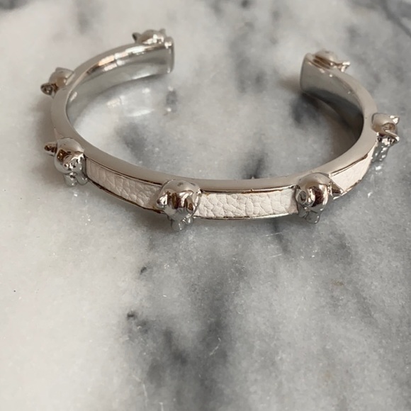 BCBG bracelet - Picture 2 of 3